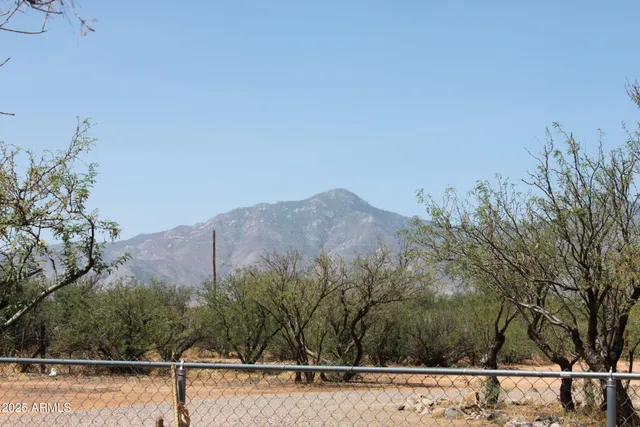 $305,000 | 6217 South Natoma Trail, Hereford, AZ 85615