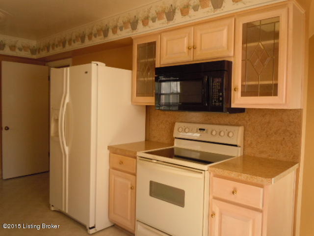 215 Don Allen Road Richlawn, KY 40207 - Photo 10 of 38 All appliances remain