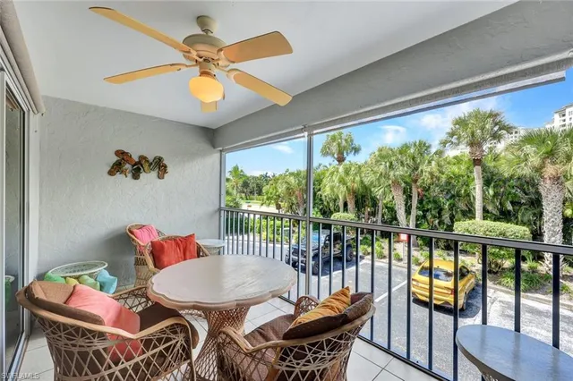 $3,000 | 509 Roma Court, Unit 202, Naples, FL 34110