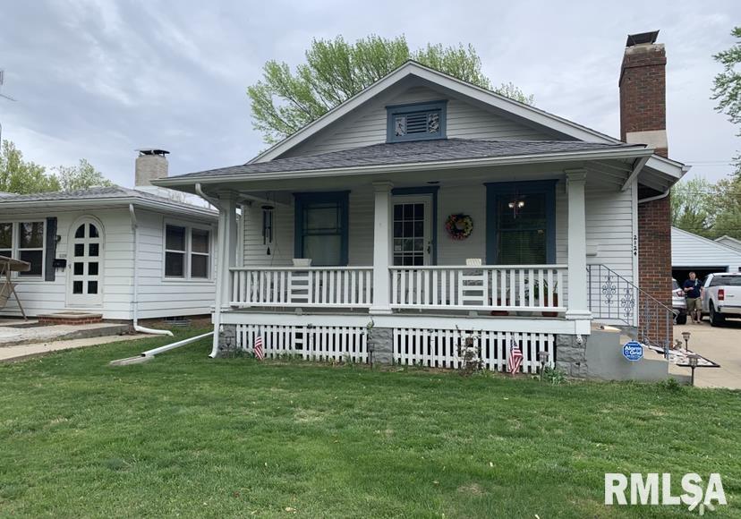 2124 North 5th Street Springfield, IL 62702 - Photo 1 of 18