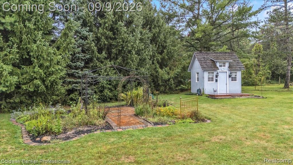 1405 McKail Road Leonard, MI 48367 - Photo 4 of 46 Gallery Image 4