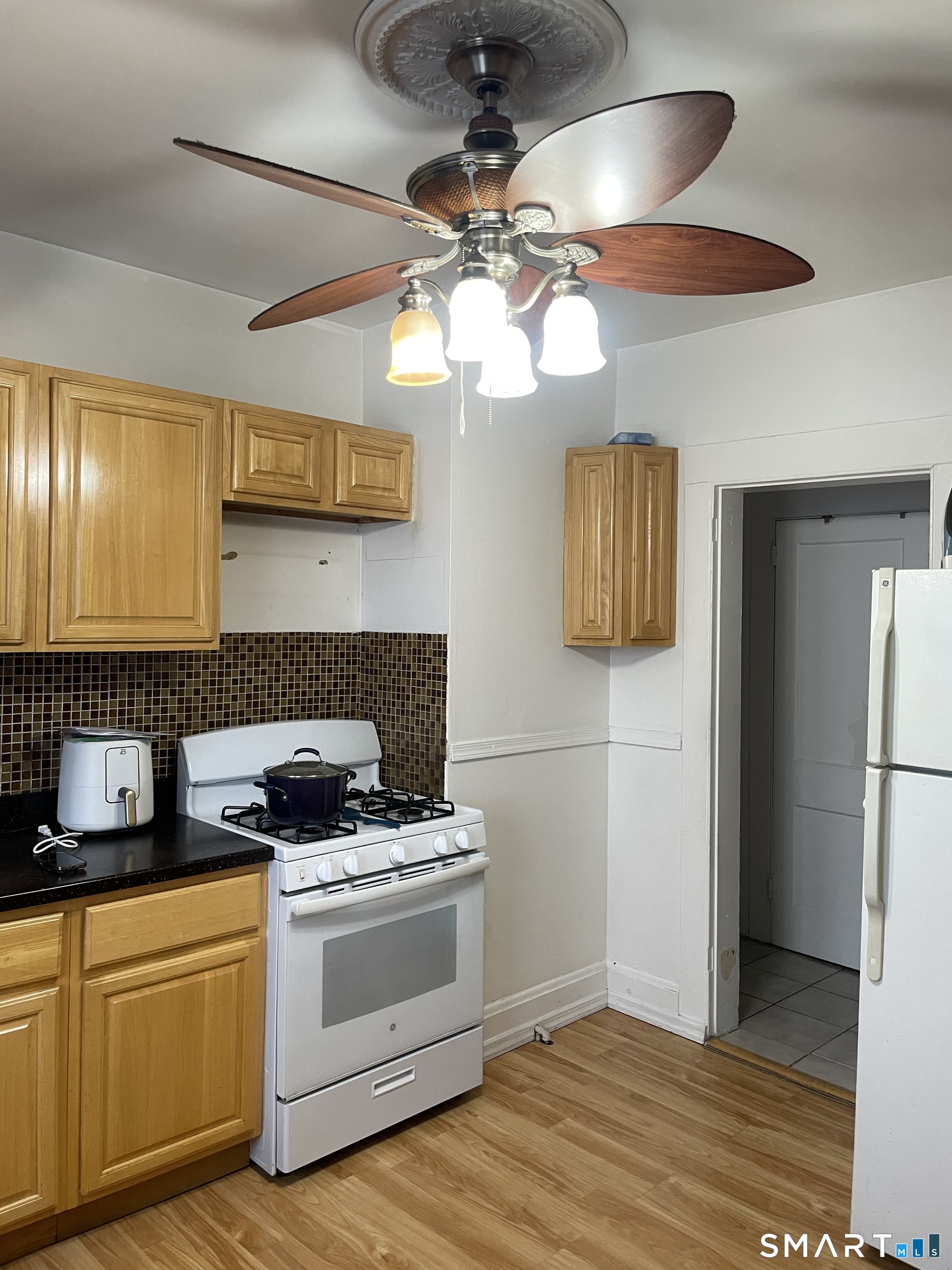 98-100 Carroll Avenue Bridgeport, CT 06607 - Photo 4 of 14