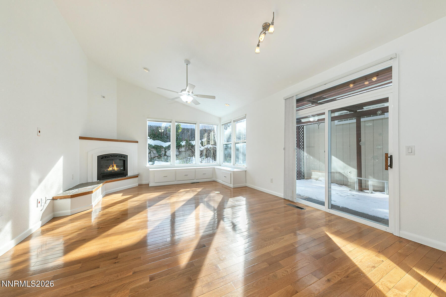 4688 Bradford Lane Reno, NV 89519 - Photo 9 of 27 4688 Bradford Ln Reno NV 89519 USA-022-0