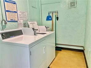 1100 Ponce De Leon Circle, Unit E306 Vero Beach, FL 32960 - Photo 29 of 30 a room with a table and chairs