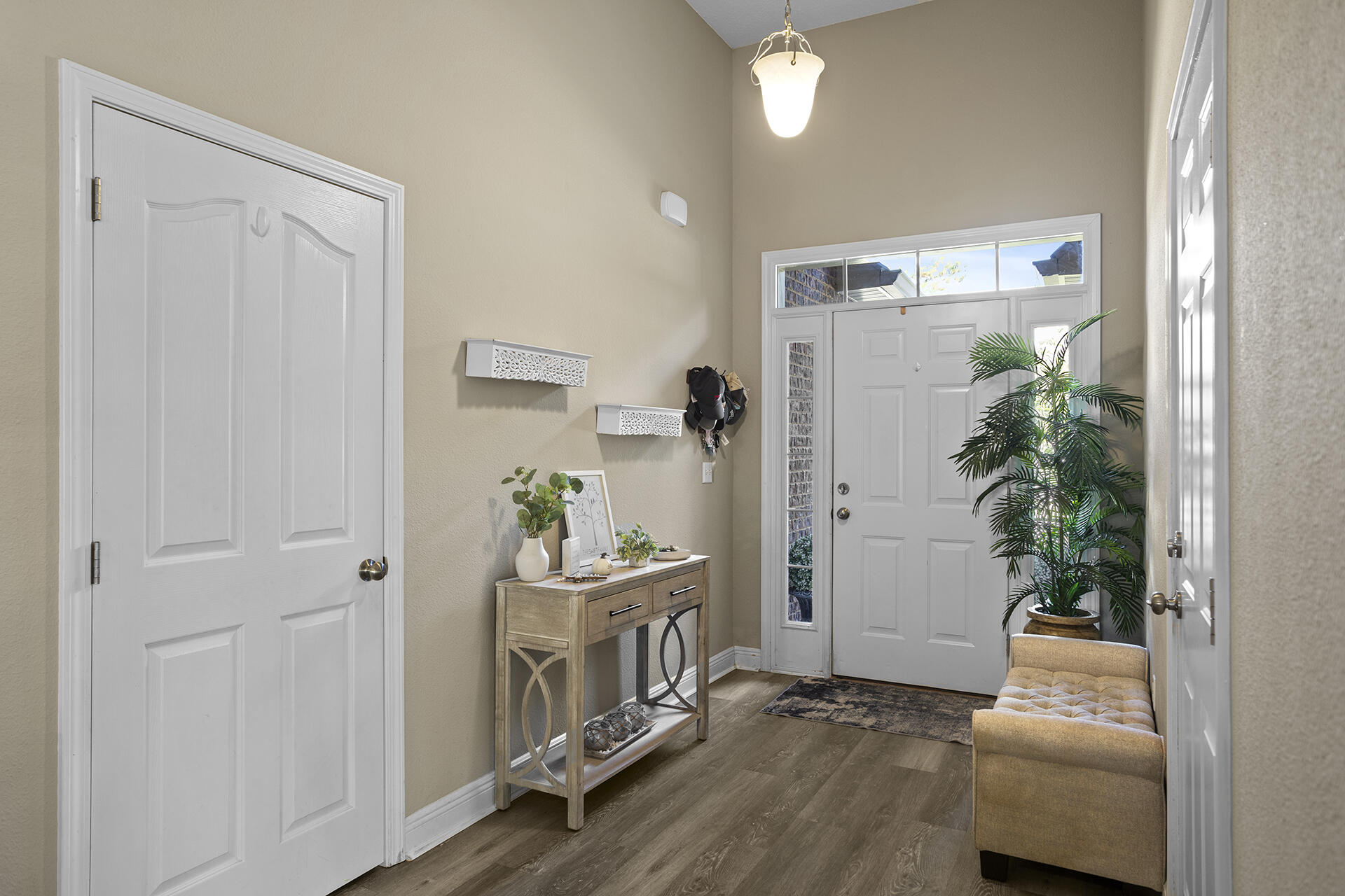 137 Old Ferry Road Santa Rosa Beach, FL 32459 - Photo 11 of 38 a living room with furniture and a potted plant