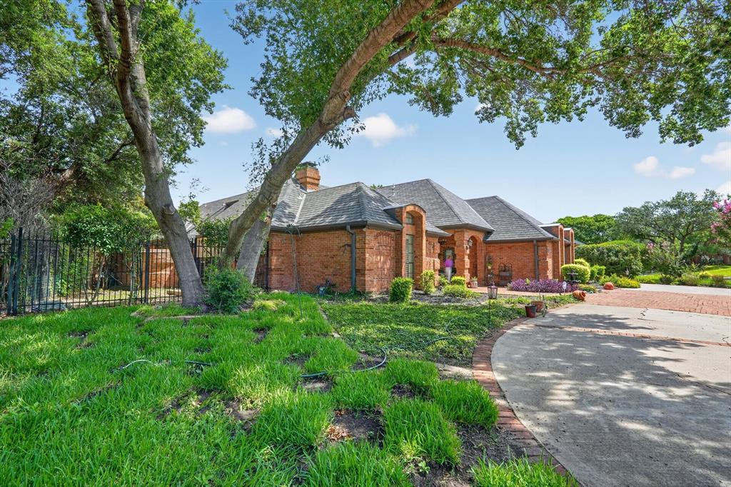 2335 Highlands Creek Road Carrollton, TX 75007 - Photo 2 of 36