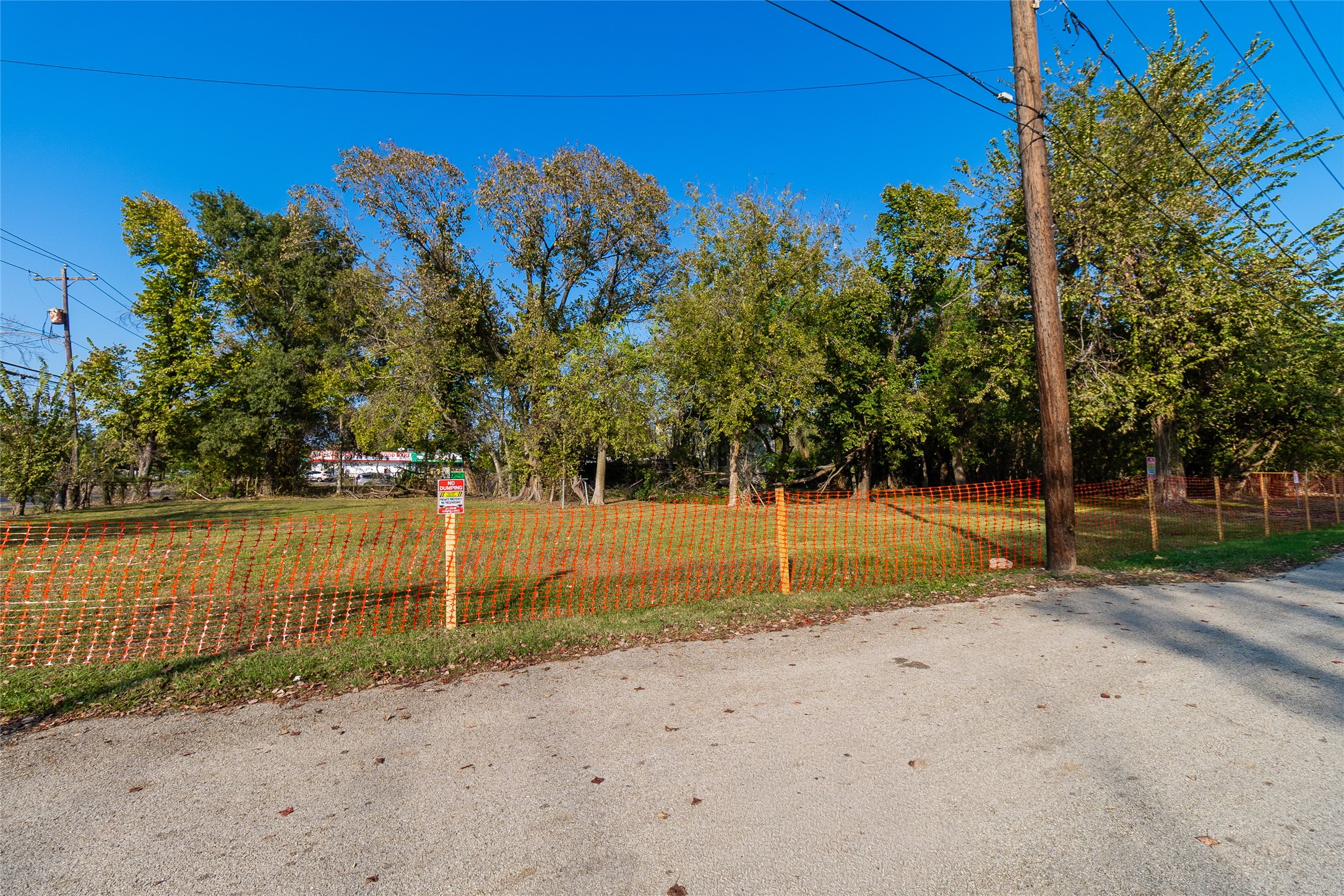 4405 Hare Street Houston, TX 77020 - Photo 12 of 17 a view of a park with large trees