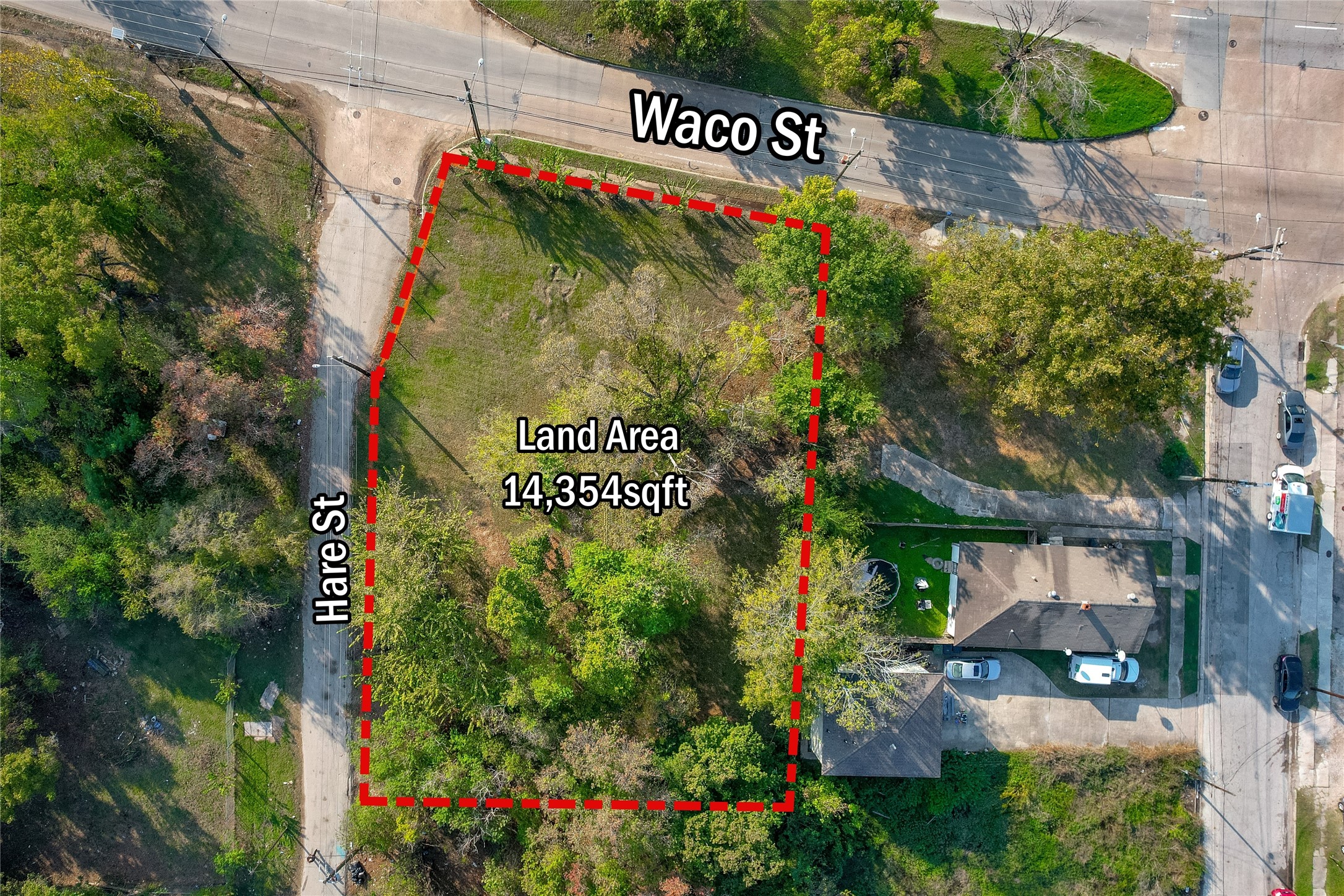 4405 Hare Street Houston, TX 77020 - Photo 13 of 17 a sign that is on a street