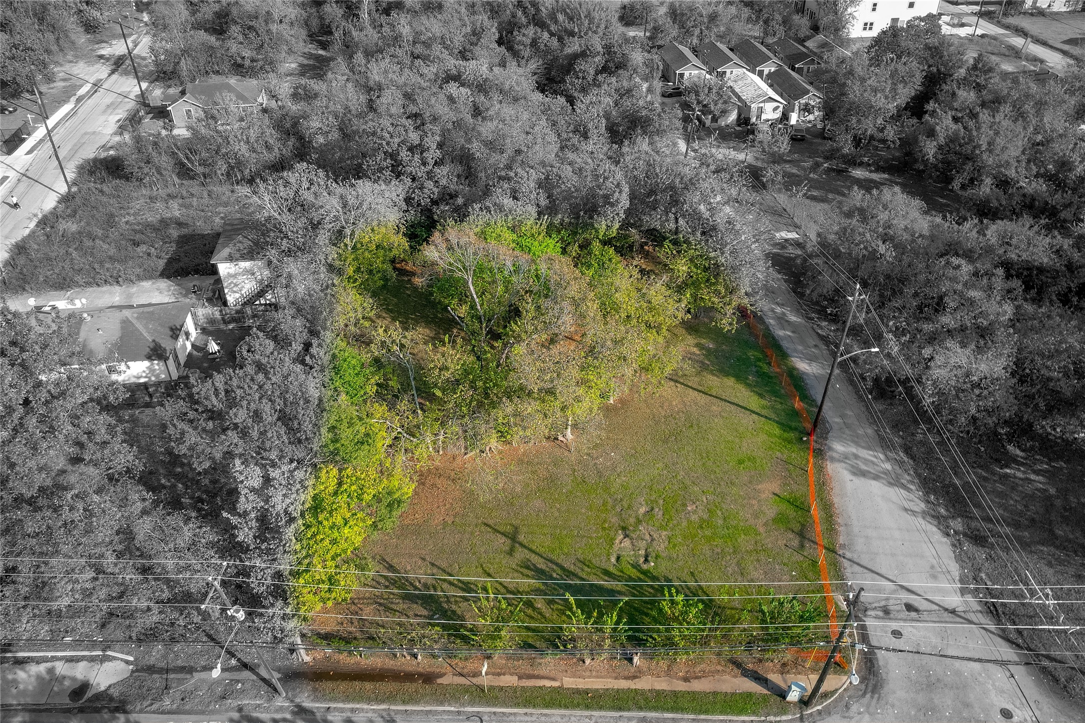 4405 Hare Street Houston, TX 77020 - Photo 6 of 17 a view of a yard