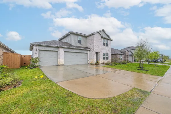 a view of a house with entertaining space
