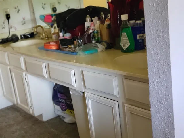 $127,500 | 8267 Sands Point Drive, Unit 172, Houston, TX 77036