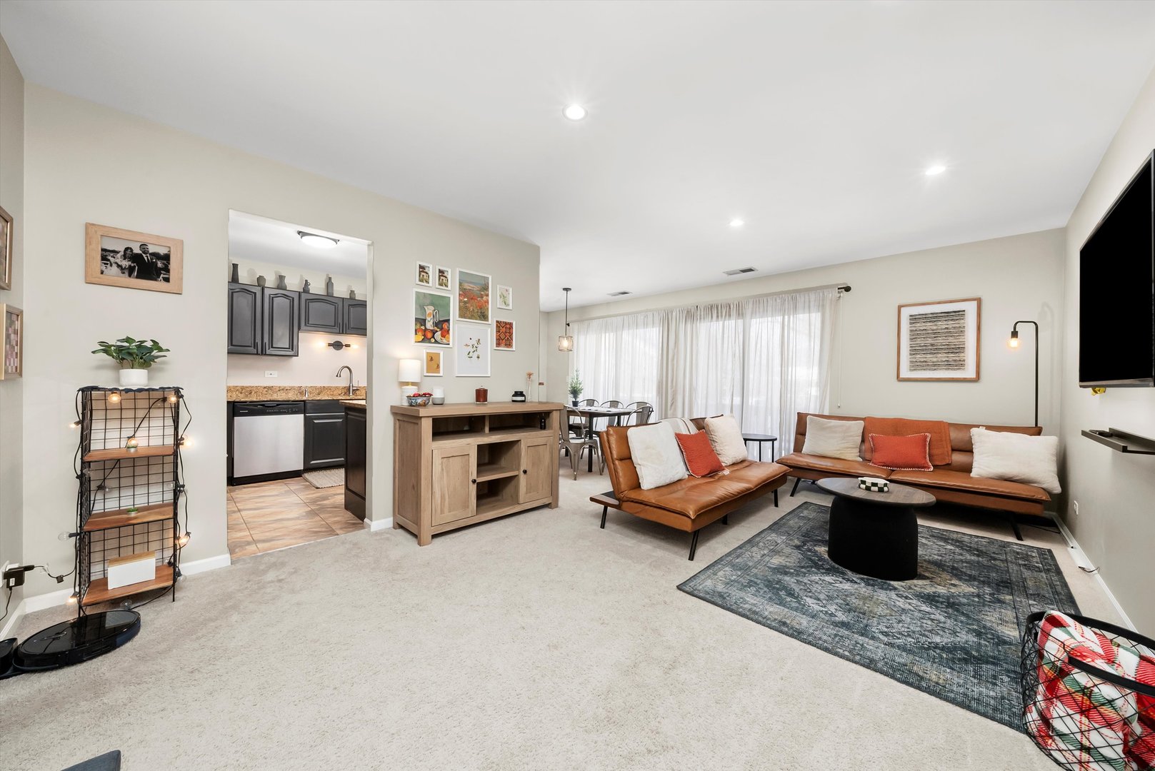 1502 7 Pines Road, Unit C2 Schaumburg, IL 60193 - Photo 2 of 16