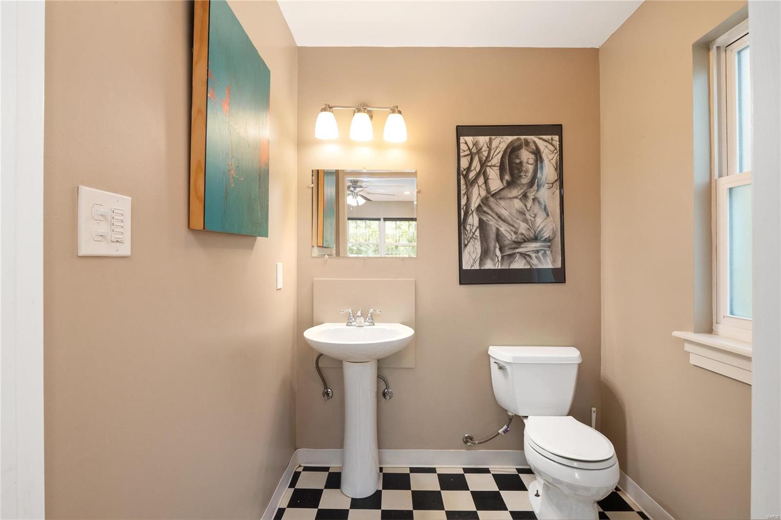 1064 Roth Avenue St. Louis, MO 63130 - Photo 11 of 32 Gallery Image 11