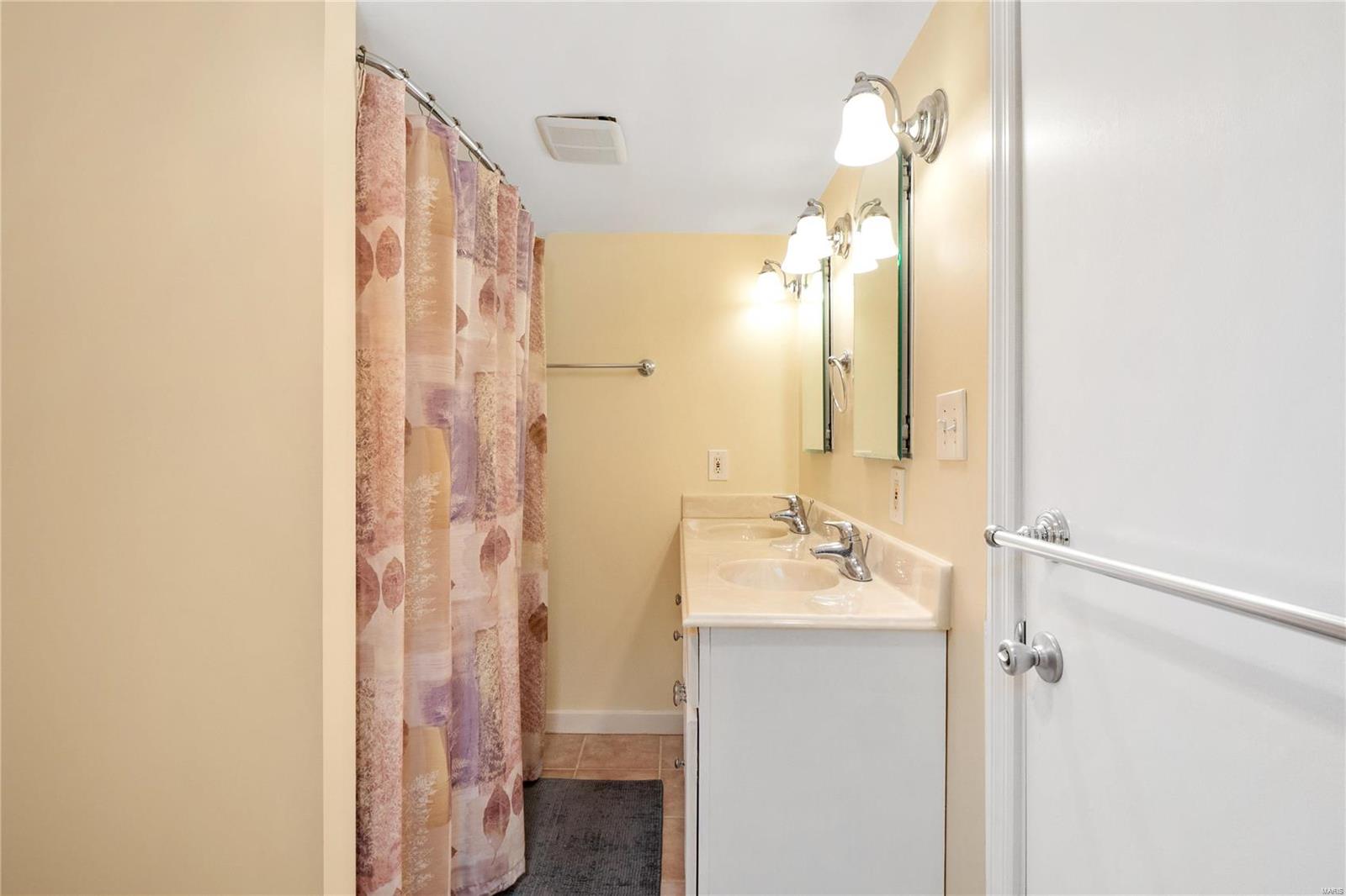 1064 Roth Avenue St. Louis, MO 63130 - Photo 24 of 32 Gallery Image 24