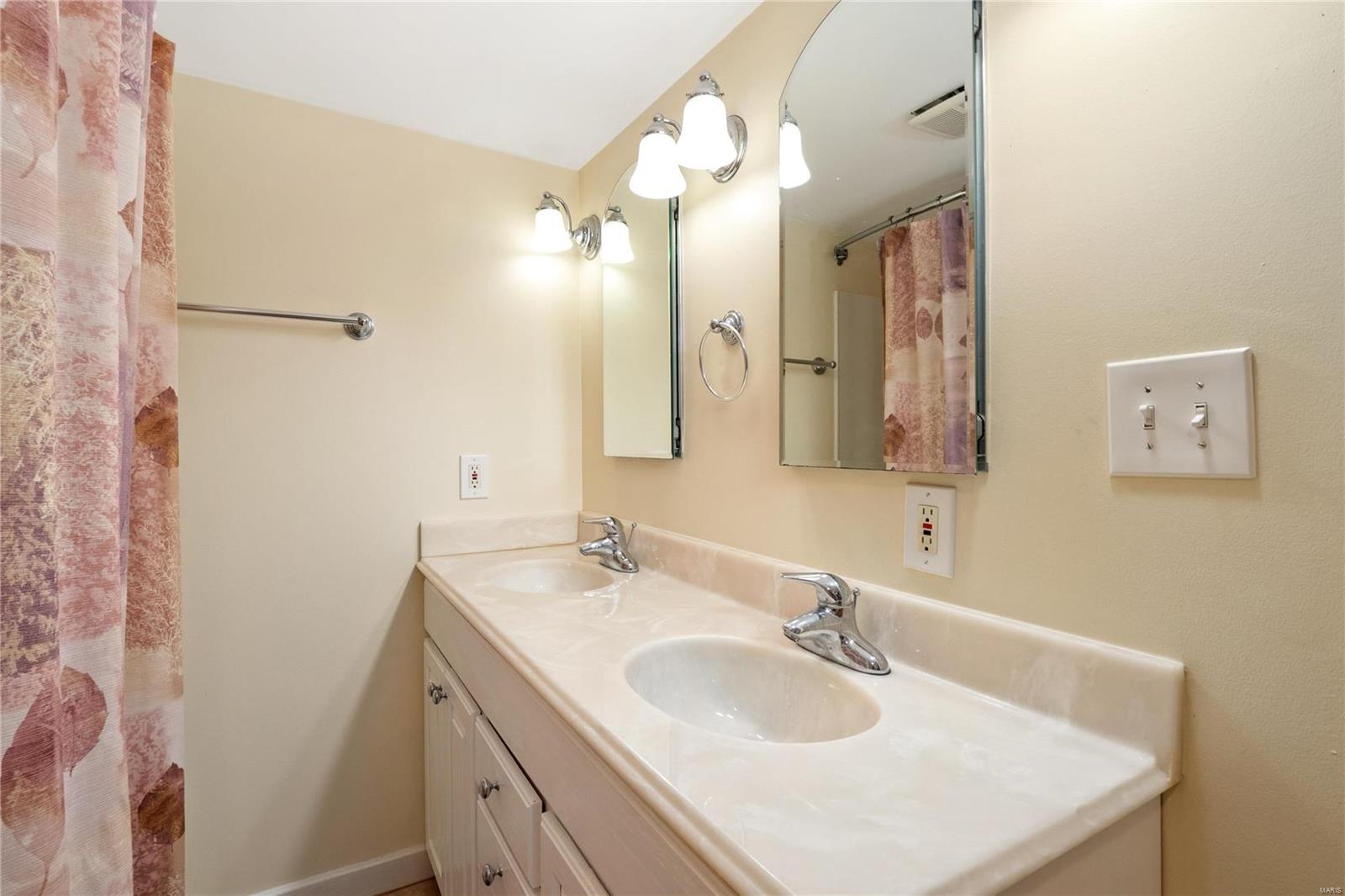 1064 Roth Avenue St. Louis, MO 63130 - Photo 25 of 32 Gallery Image 25