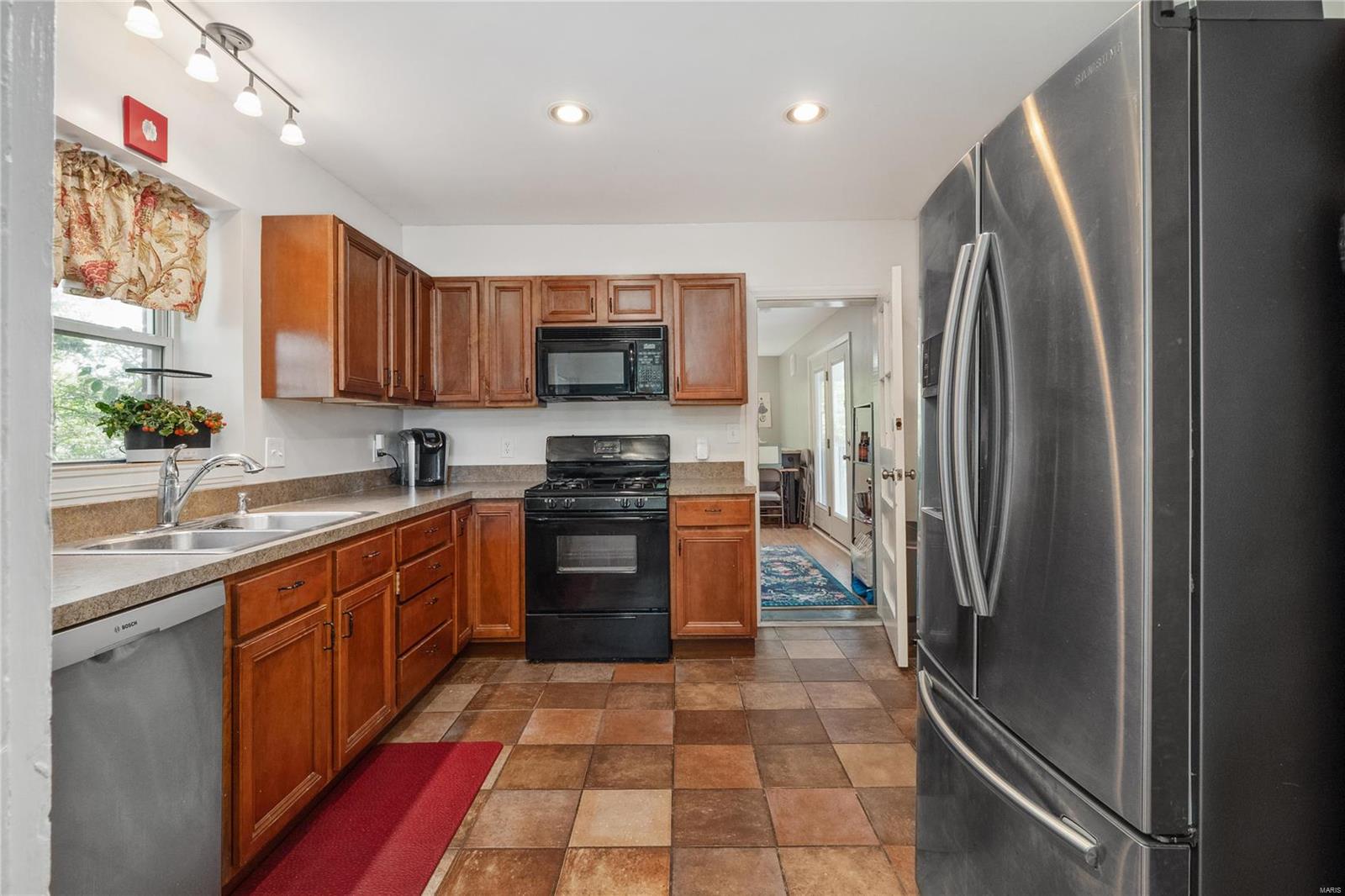 1064 Roth Avenue St. Louis, MO 63130 - Photo 7 of 32 Gallery Image 7