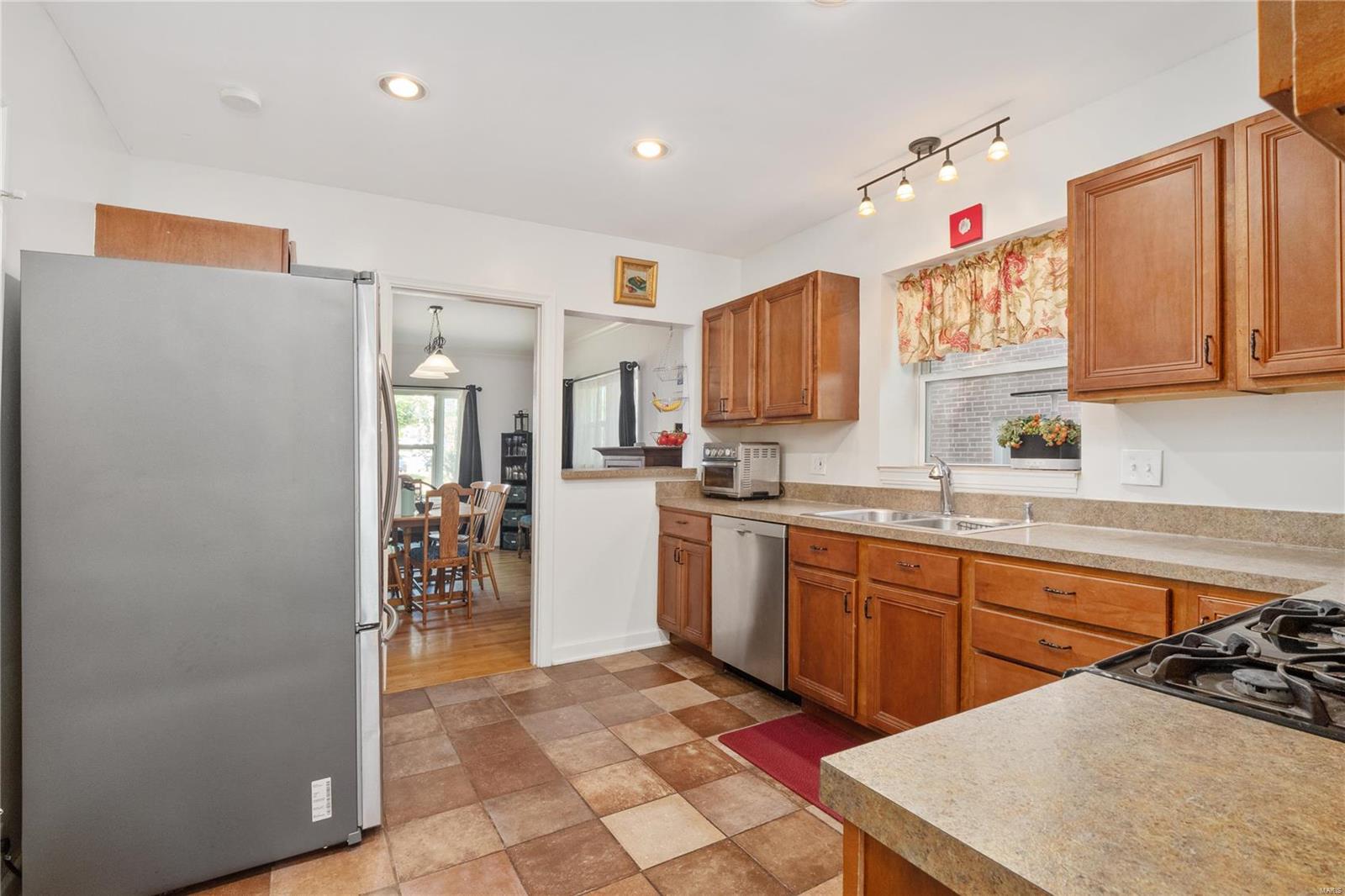 1064 Roth Avenue St. Louis, MO 63130 - Photo 8 of 32 Gallery Image 8