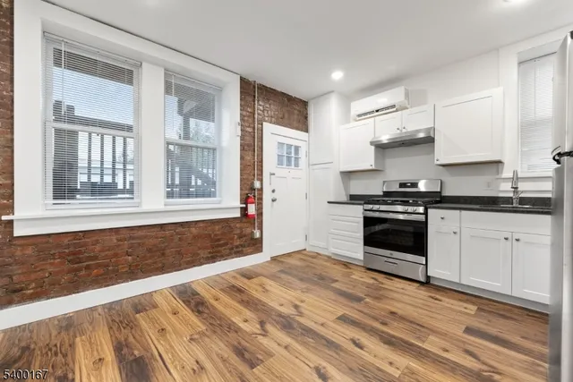 $2,000 | 200 Forest Street, Unit R, Montclair, NJ 07042