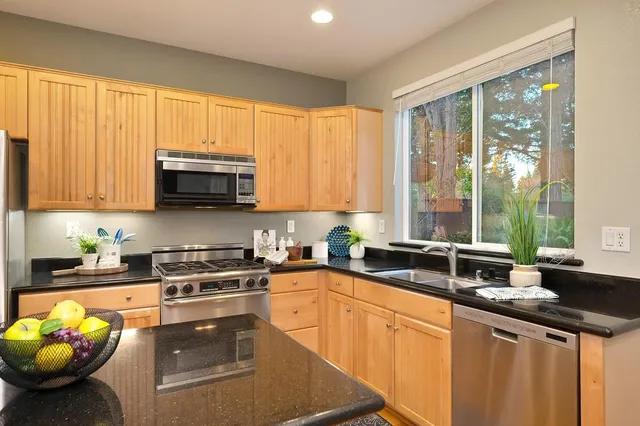 $749,900 | 910 Lighthouse Drive, West Sacramento, CA 95605