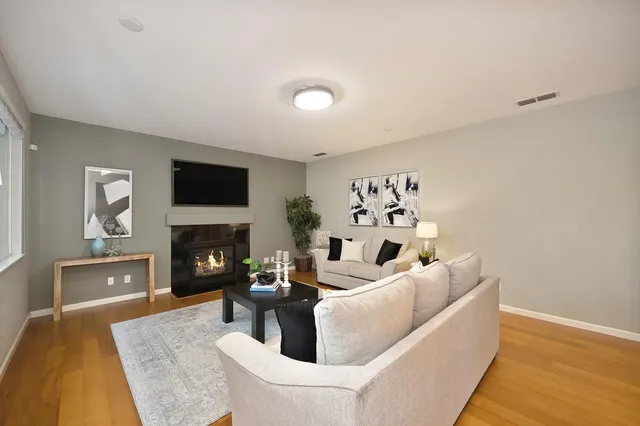 $749,900 | 910 Lighthouse Drive, West Sacramento, CA 95605