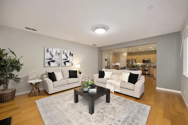 $749,900 | 910 Lighthouse Drive, West Sacramento, CA 95605