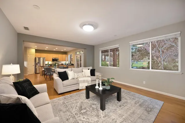 $749,900 | 910 Lighthouse Drive, West Sacramento, CA 95605