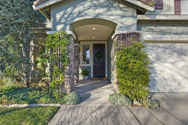 $749,900 | 910 Lighthouse Drive, West Sacramento, CA 95605