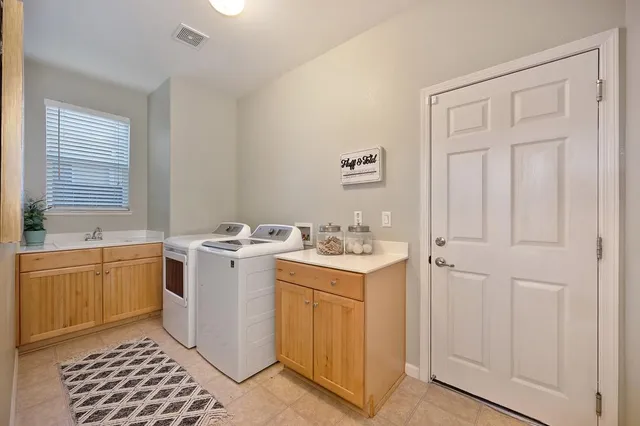 $749,900 | 910 Lighthouse Drive, West Sacramento, CA 95605