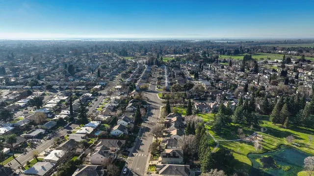 $749,900 | 910 Lighthouse Drive, West Sacramento, CA 95605