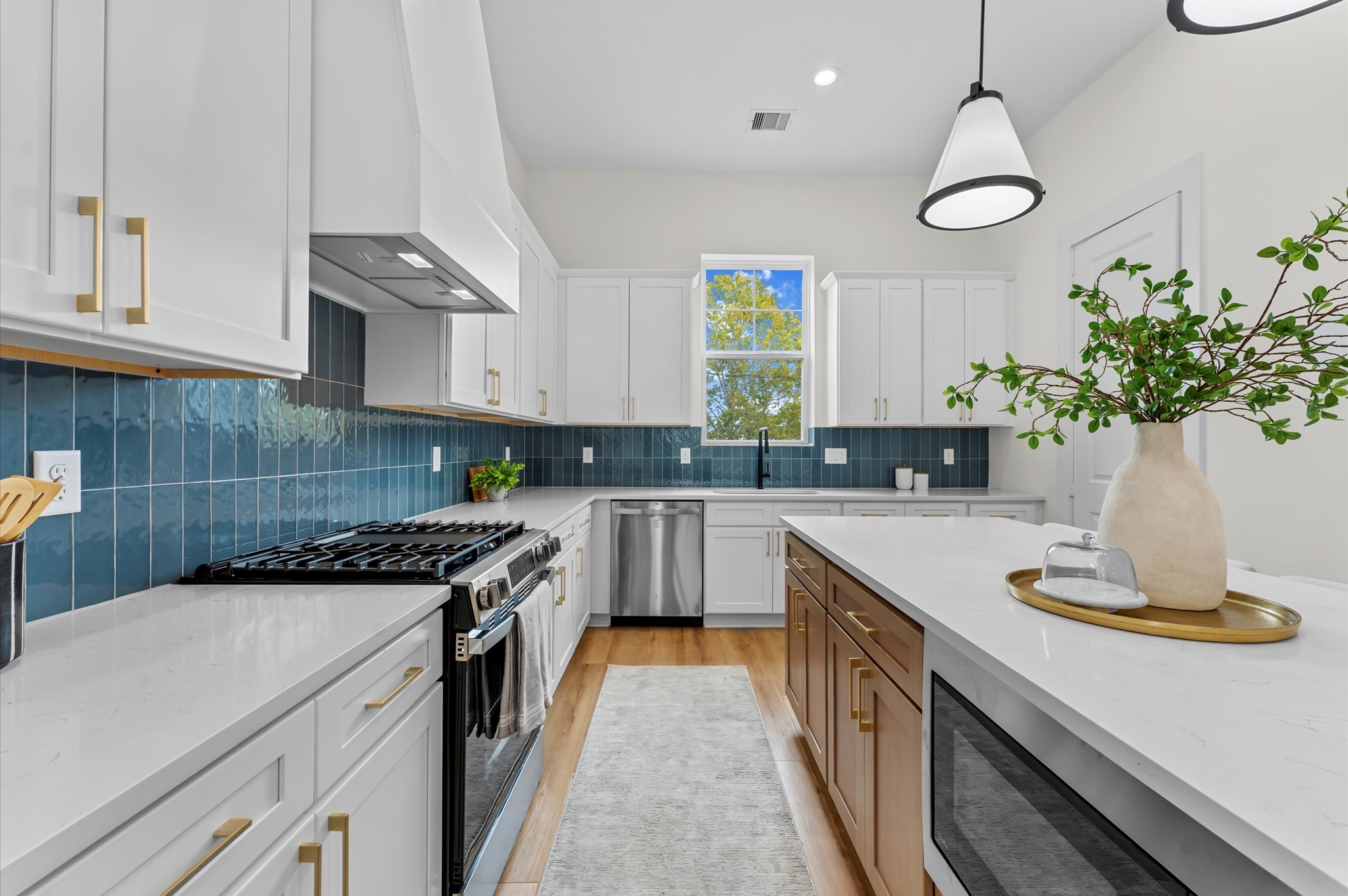 4127 De George Street Houston, TX 77009 - Photo 3 of 38
