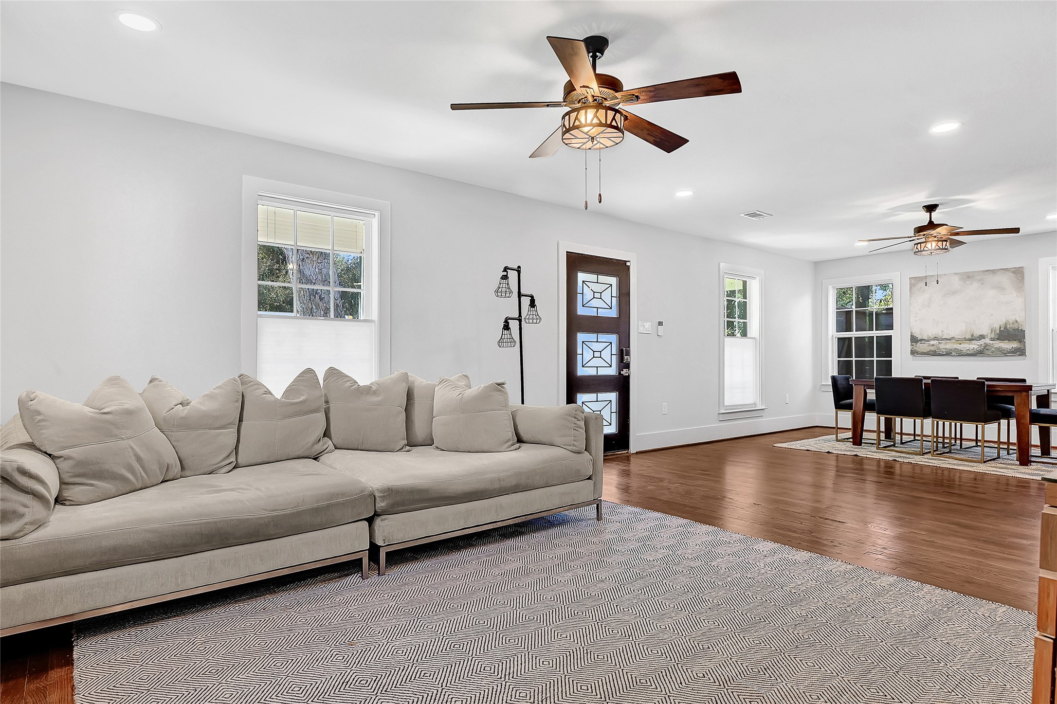 3343 Tampa Street Houston, TX 77021 - Photo 4 of 41 a living room with furniture and a large window