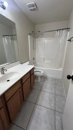 $1,975 | 6608 West Gross Avenue, Phoenix, AZ 85043