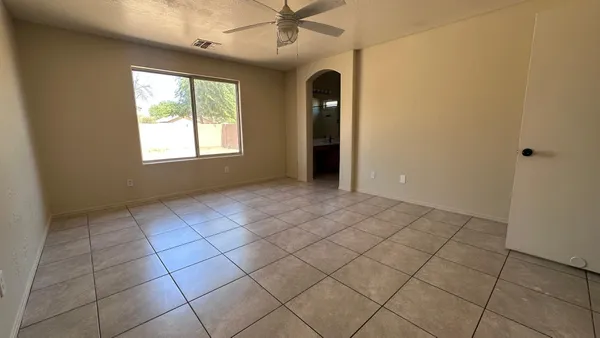 $1,975 | 6608 West Gross Avenue, Phoenix, AZ 85043