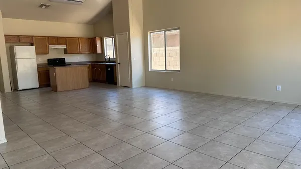 $1,975 | 6608 West Gross Avenue, Phoenix, AZ 85043