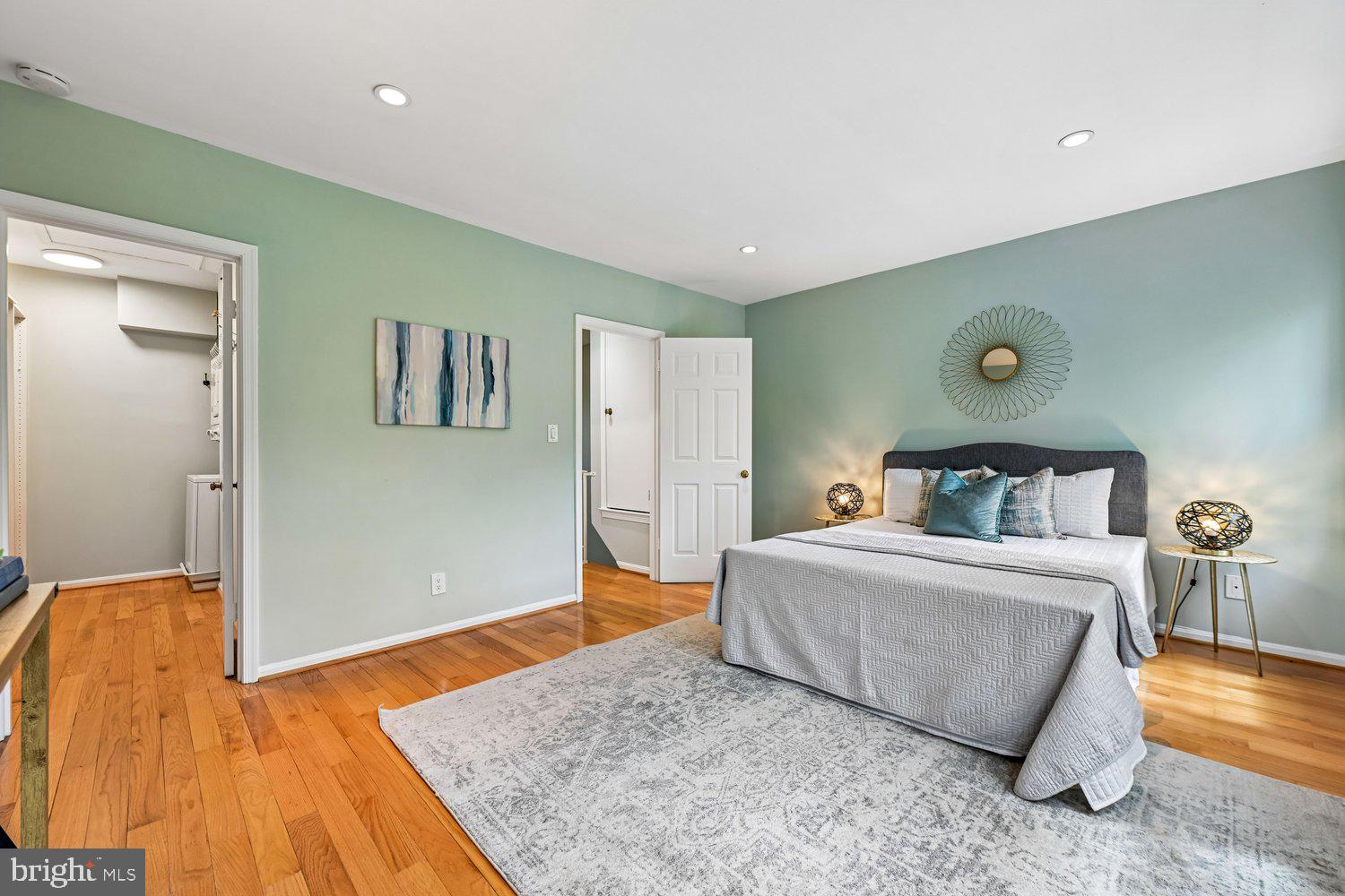 1953 Calvert Street Northwest, Unit D Washington, DC 20009 - Photo 18 of 36 Bedroom