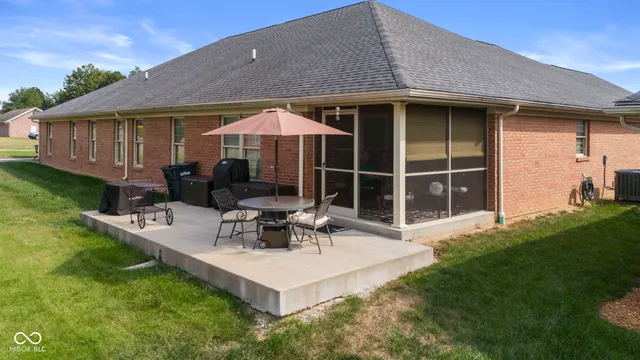 $299,900 | 1557 Willow Shore Drive, Scottsburg, IN 47170