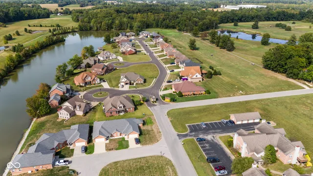 $299,900 | 1557 Willow Shore Drive, Scottsburg, IN 47170