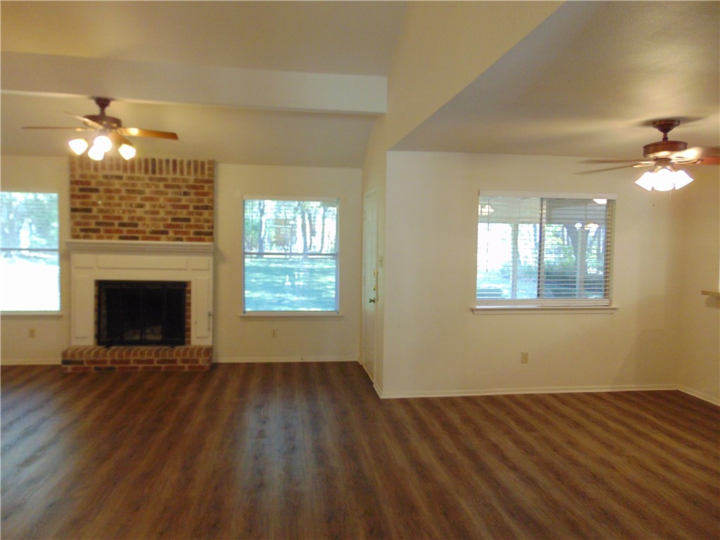 9213 Independence Loop Austin, TX 78748 - Photo 3 of 20