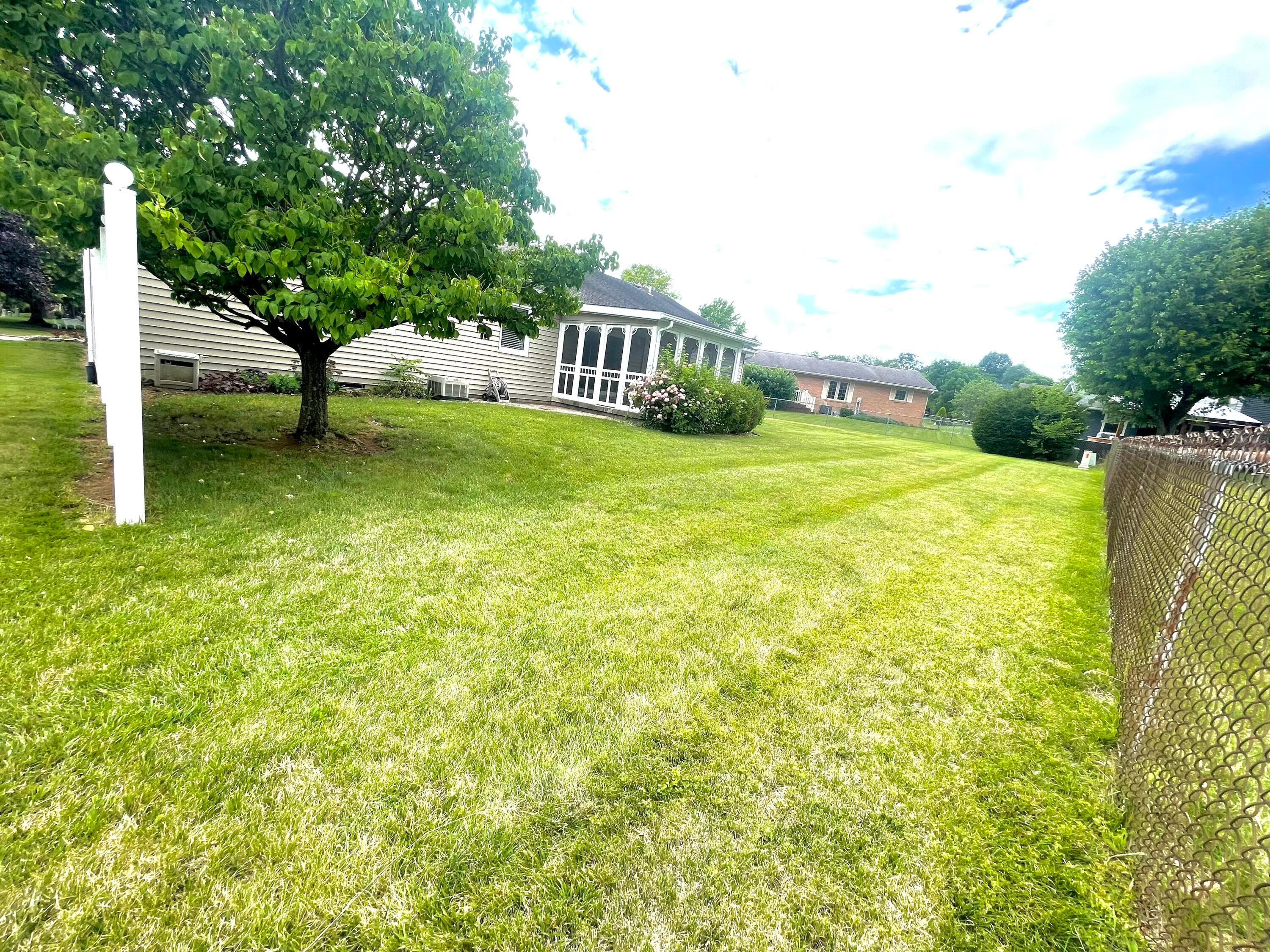 404 Ridgedale Drive Circleville, OH 43113 - Photo 8 of 42 8DFCD431-F6AD-4301-AB3C-76A3C798D309
