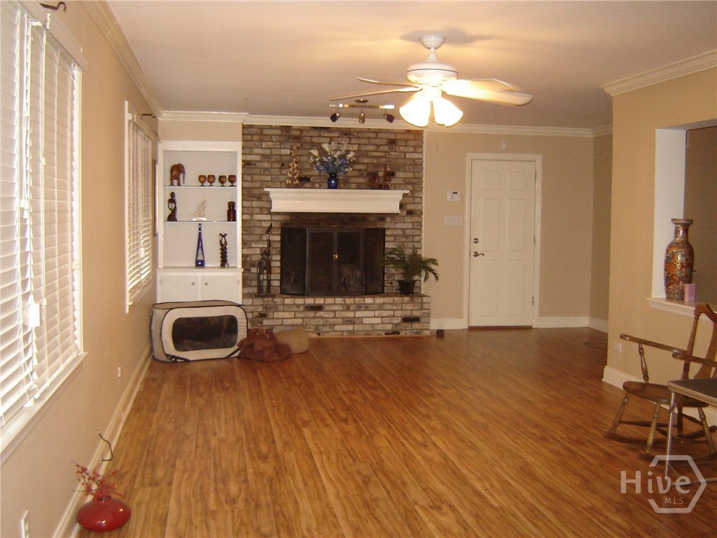 633 Valleybrook Road Savannah, GA 31419 - Photo 3 of 16 Living Room