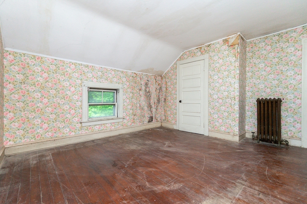 270 Garden Street Fall River, MA 02720 - Photo 20 of 36 an empty room with windows