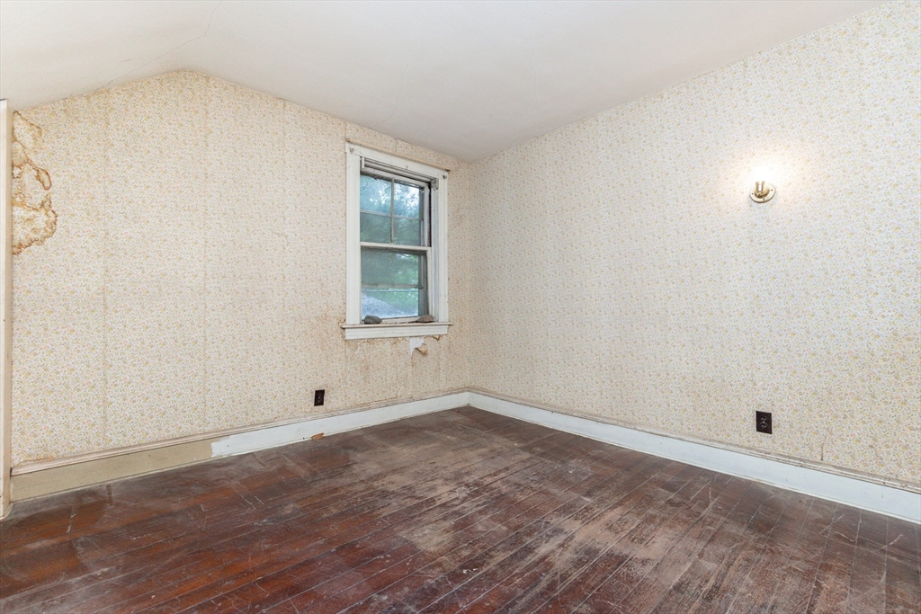 270 Garden Street Fall River, MA 02720 - Photo 24 of 36 an empty room with a window
