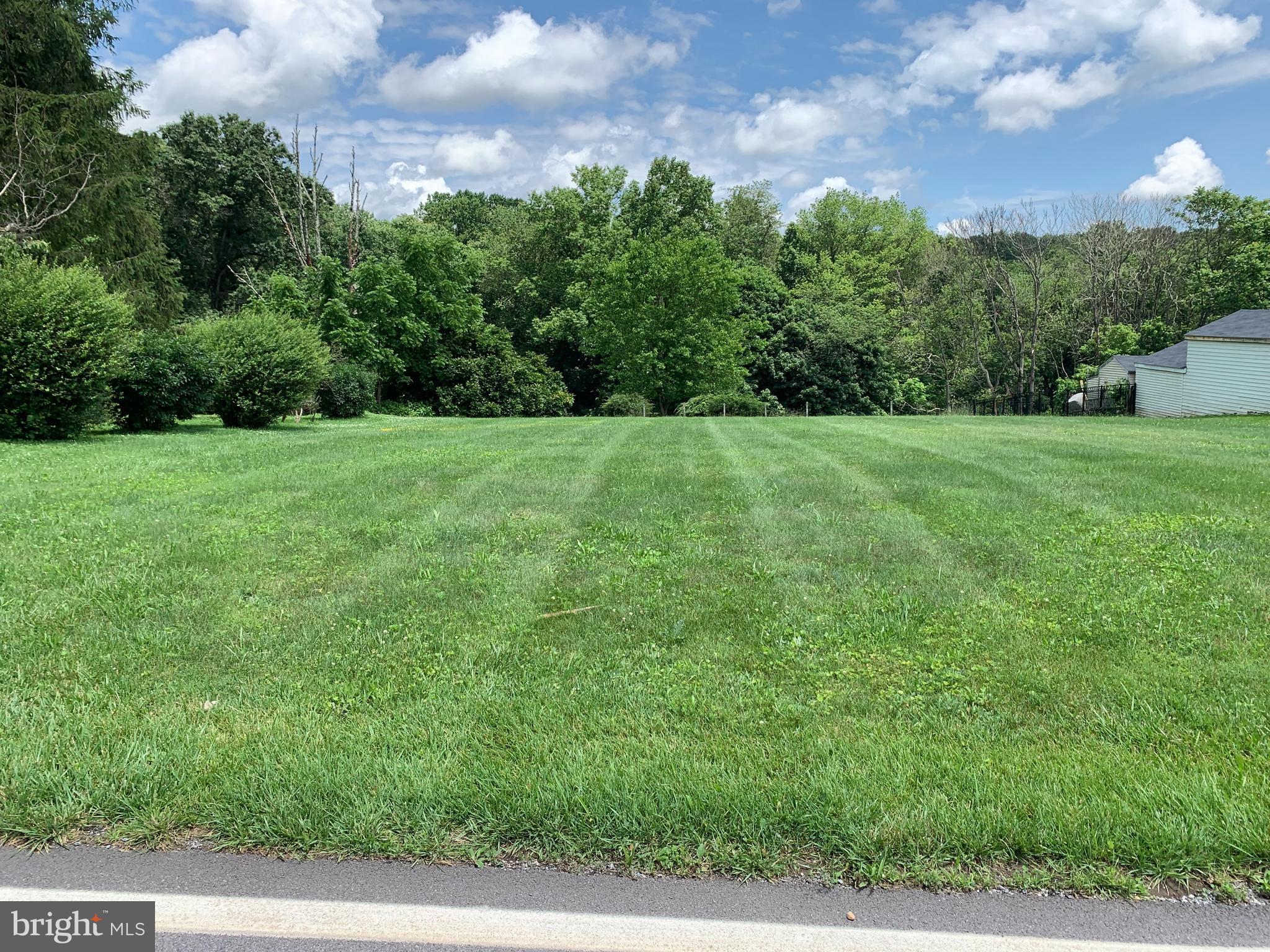 1.394 acre lot
