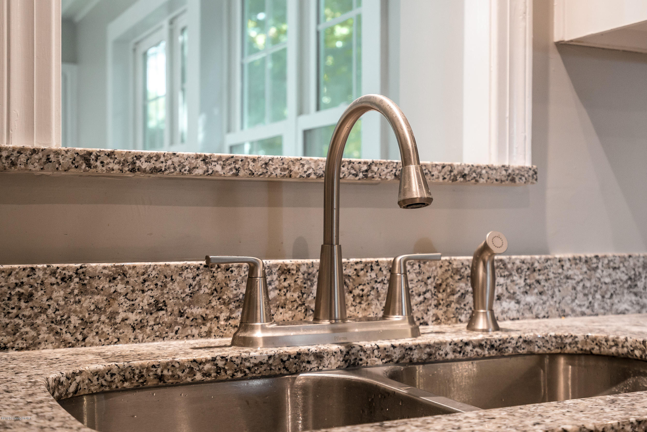 711 Indian Ridge Road Louisville, KY 40207 - Photo 20 of 46 711 Indian Ridge Road-29