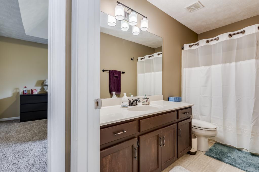 4020 Bryce Road Nashville, TN 37211 - Photo 21 of 26 Full bath upstairs