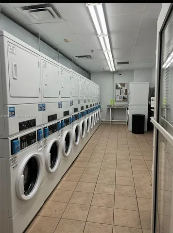 $2,000 | 800 North Miami Avenue, Unit E102, Miami, FL 33136