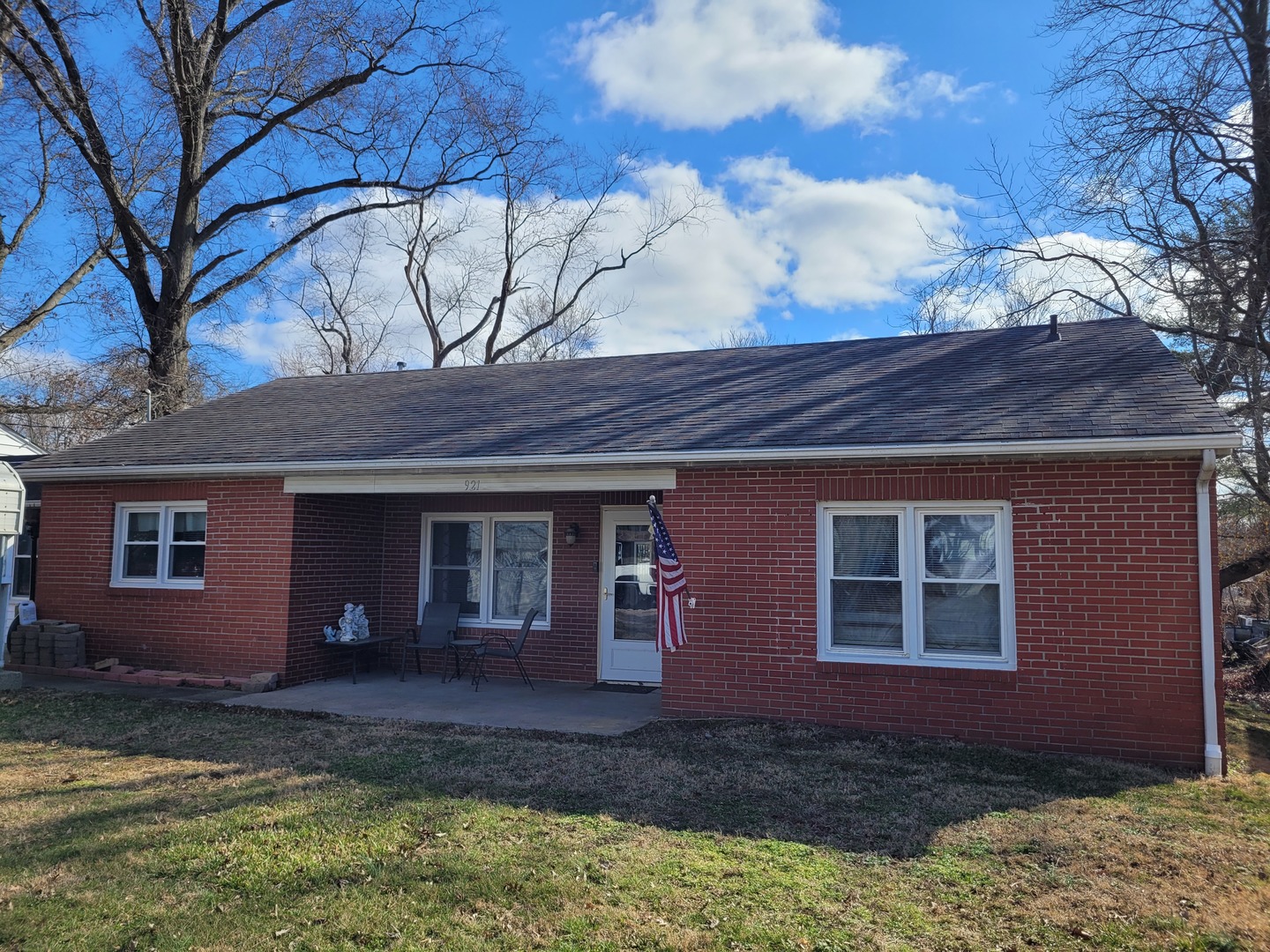 921 Airport Road Mount Vernon, IL 62864 - Photo 2 of 26 a house view with a backyard space