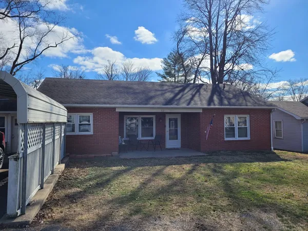 $132,000 | 921 Airport Road, Mount Vernon, IL 62864