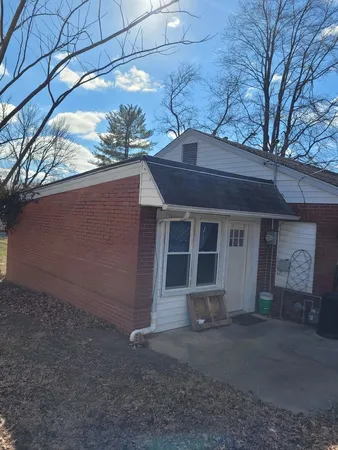 $132,000 | 921 Airport Road, Mount Vernon, IL 62864