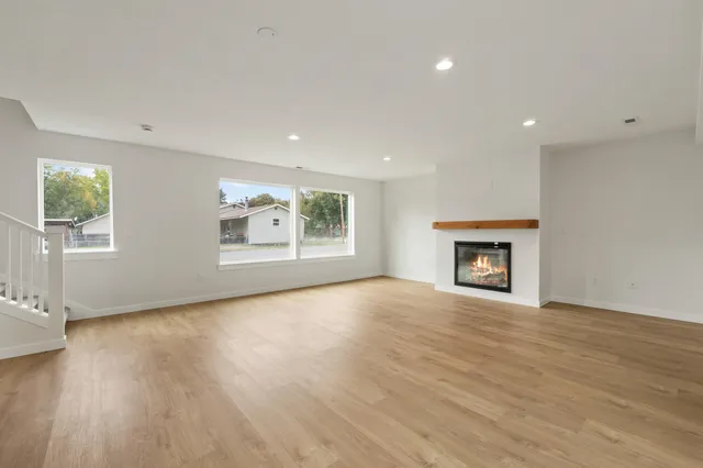 $525,000 | 101-915 West West/ Main Avenue, Chewelah, WA 99109